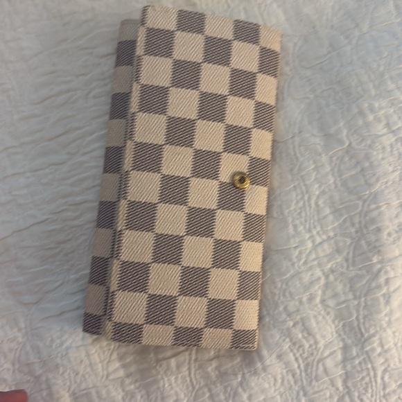 Cream Wallet - Picture 7 of 8